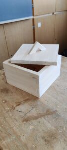 Holzboxen mit individuellen Deckel, 9. Klasse Technik