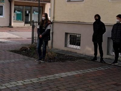 Besuch der Meitinger Stolpersteine im evangelischen Religionsunterricht
